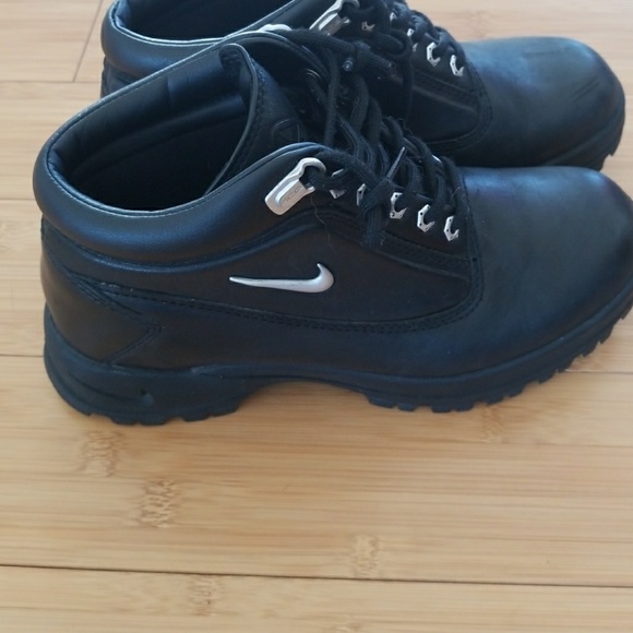 nike boots size 8